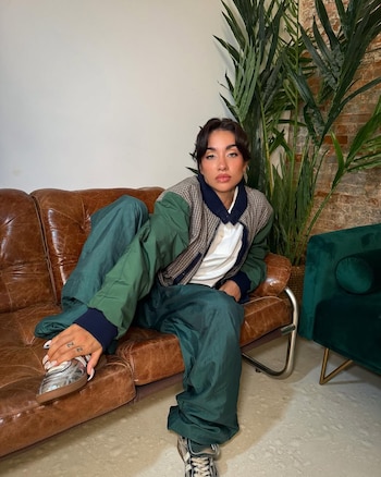 María Becerra abandonó el rubio