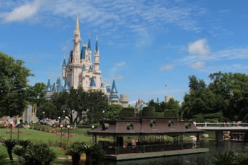 Disneyland, Pixie Hollow, Pirates of the Caribbean, Fantasmic y Volcano Bay afrontan cierres y limitaciones operativas, según el sitio oficial del parque temático. Foto: Pixabay