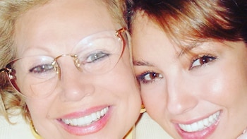 Thalía dedica conmovedor mensaje a su mamá a 15 años de su muerte: “Sigo agarrando el teléfono para marcarte”