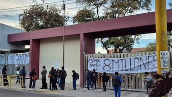 Estudiantes toman el Área de Sociales de la UNSA por un presunto desfalco de 8 millones de soles