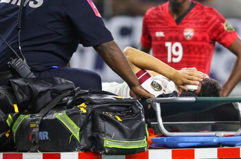 El jugador abandonó el campo