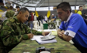 Los documentos para definir la situación militar incluyen el registro civil, las identificaciones familiares y el soporte de la causal de exención - crédito Colprensa
