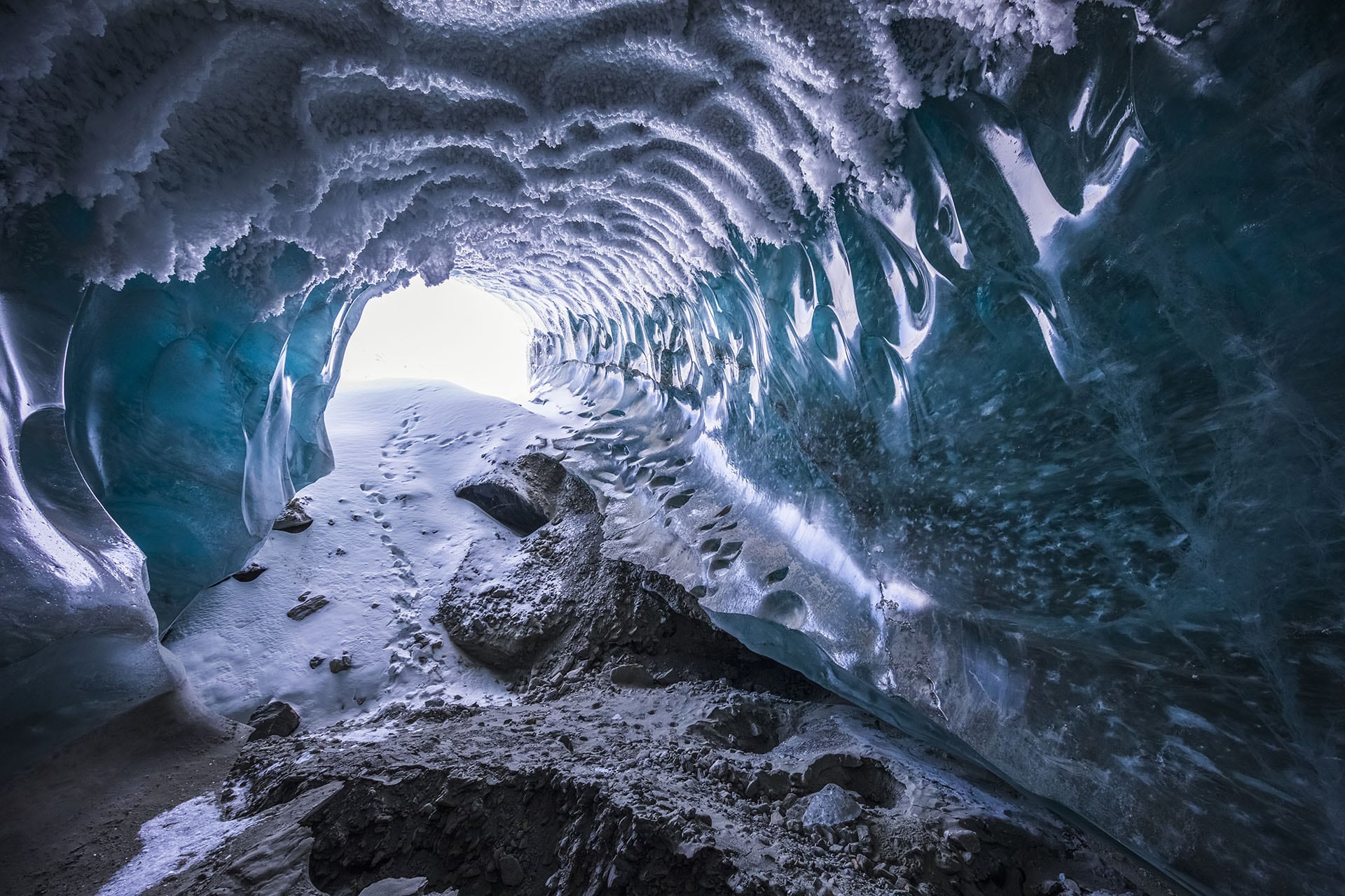 Miles de pequeños terremotos bajo Alaska revelaron el borde oculto de la microplaca de Yakutat y aportaron pistas sobre grandes sismos y volcanes (Grosby Group)