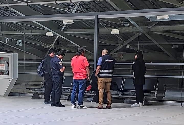 Aeropuerto Jorge Chávez: intervienen a peruano que trasladaba un DNI y un pasaporte presuntamente irregulares hacia Brasil