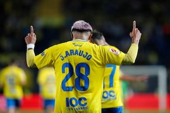 El mexicano fue titular en