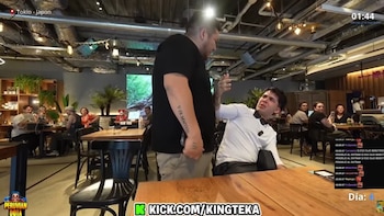 Pelea de streamers peruanos en Japón: Kingteka golpea a Bebote en un restaurante de Tokio en plena transmisión de Kick