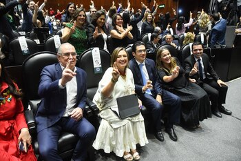 Legisladores del PRI, PAN y