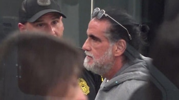 Alex Saab arribó a un aeropuerto de Miami tras ser deportado de Venezuela: fue escoltado por la agentes de la DEA