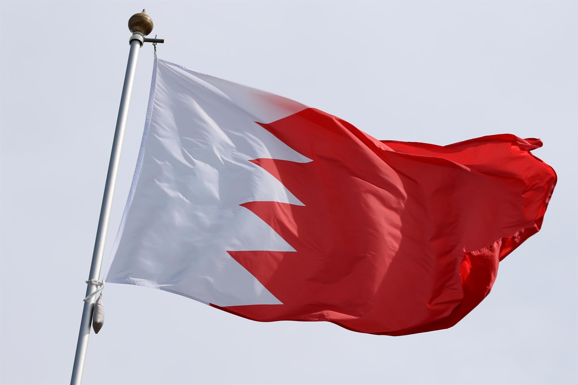 Irán afirma haber lanzado un ataque «masivo» contra una base de EEUU en Bahréin