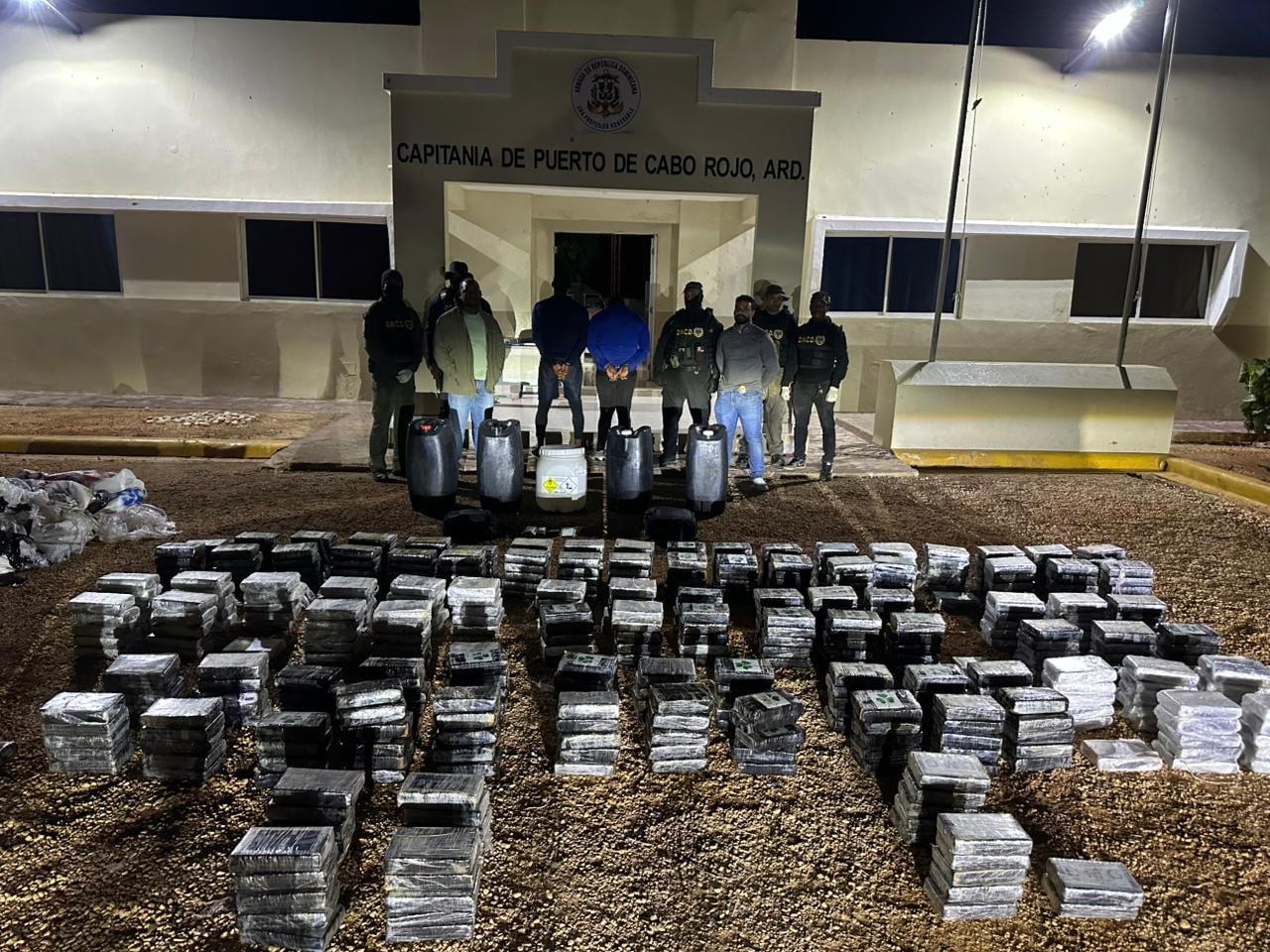 República Dominicana informó la incautación de unos 500 kilos de cocaína que se encontraban en una lancha rápida interceptada en una operación conjunta con Estados Unidos (AFP)
