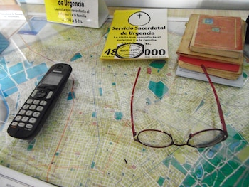 La mesa donde se reciben