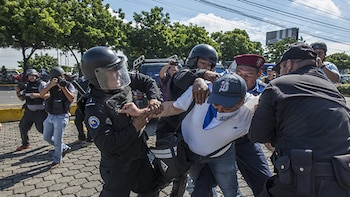 El régimen nicaragüense impide con