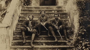 Imagen de los tres mosqueteros y d'Artagnan. Otras opciones: novela de aventuras, espadachines, Francia histórica, Alexandre Dumas. - (Imagen Ilustrativa Infobae)