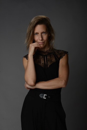 Elena Roger - Invasiones I: No bombardeen Buenos Aires