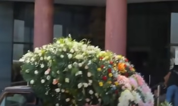 Sus restos descansan en un