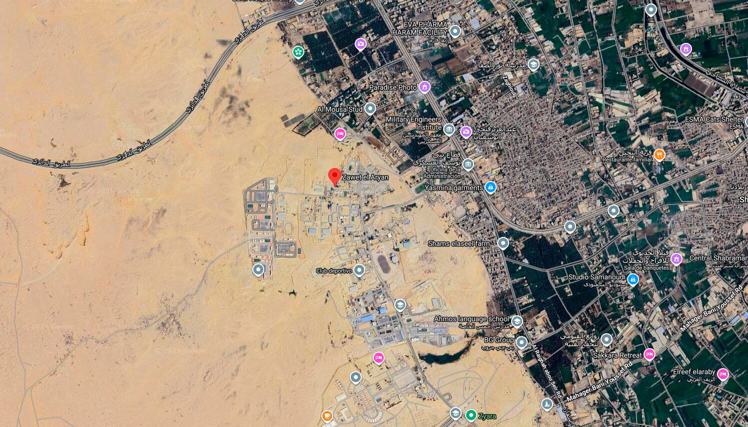 La proximidad a las pirámides de Giza resalta la importancia histórica y arqueológica de este enclave subterráneo (Google Maps)