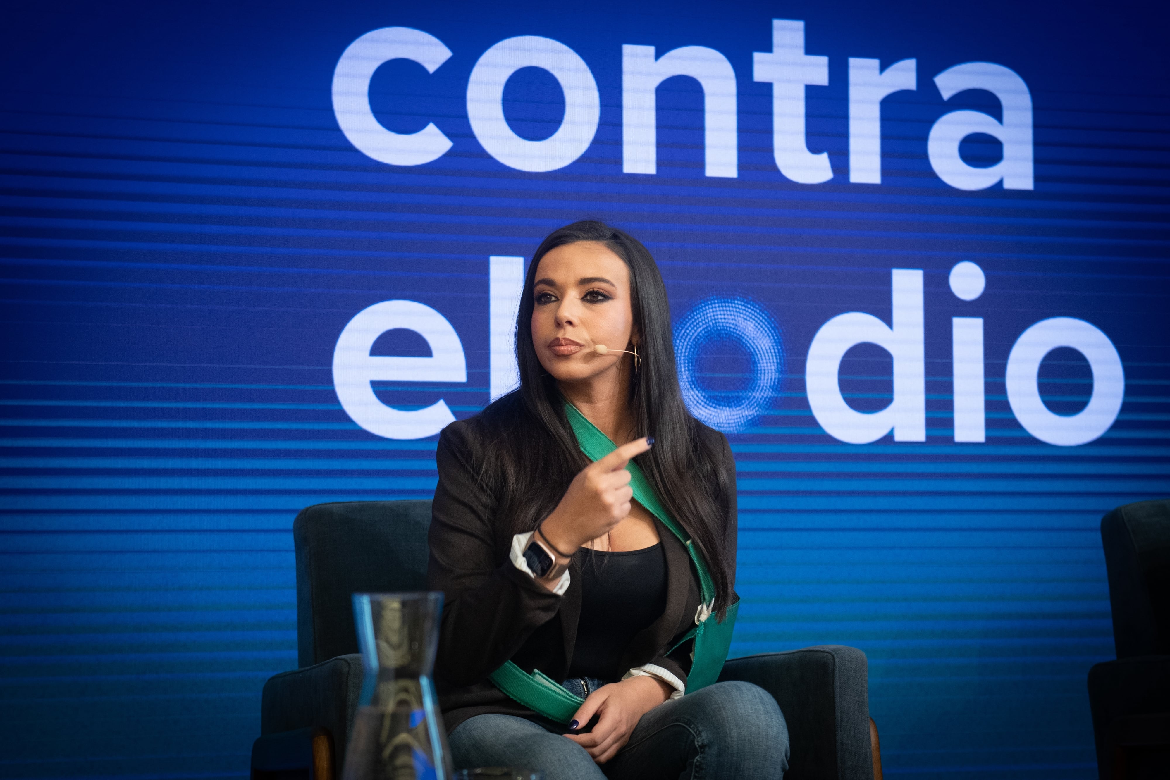 La analista Sarah Santaolalla durante la primera Cumbre Internacional contra el Odio. (Fernando Sánchez/Europa Press)