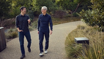 Tim Cook se despide de la dirección de Apple con "enorme confianza" en su sucesor, John Ternus