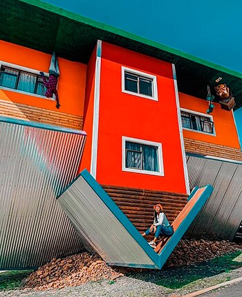 El piso remata en el