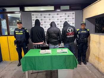 Tres presuntos integrantes de una