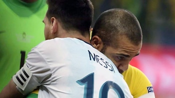 Dani Alves se pronunció tras la consagración del PSG