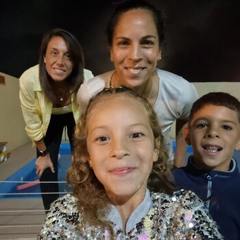 Vanina Correa junto a su