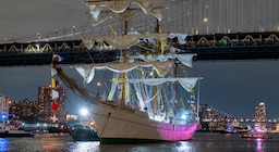 10 datos clave sobre el buque mexicano que chocó con el puente de Brooklyn