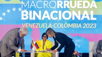 Las firmas del acuerdo (GermanUmanaM)