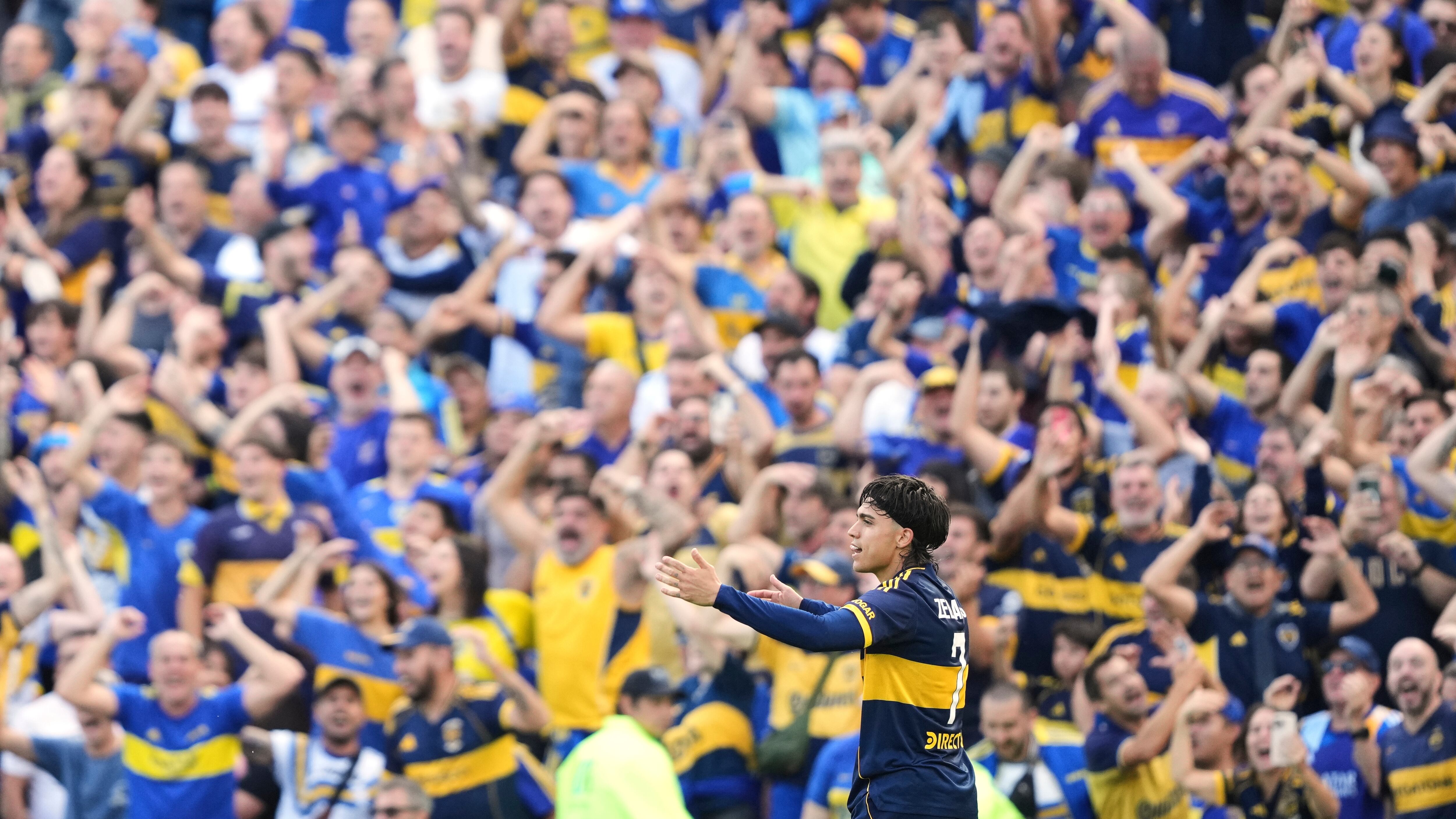 Zeballos tuvo su partido consagratorio ante River Plate (AP Photo/Natacha Pisarenko)