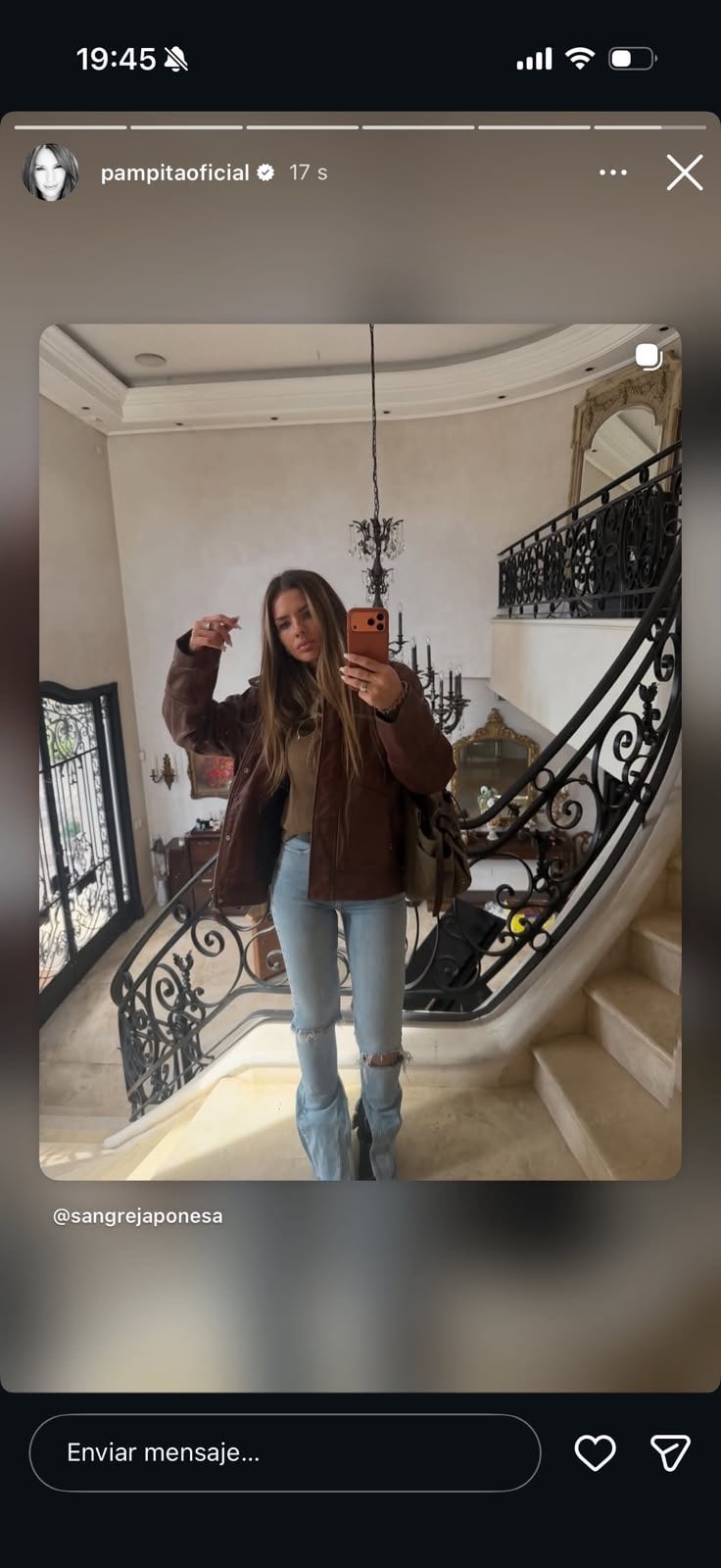 Pampita compartió por error un posteo de la China Suárez y lo eliminó a los pocos segundos