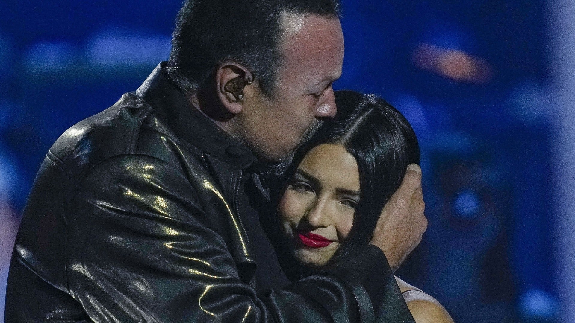 Pepe Aguilar y Ángela Aguilar. (Foto Jose Breton/Invision/AP)