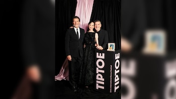 “Una leyenda”: Julio Bocca recibió el Premio Lux Ductor de manos de Antonio Banderas en un festival de danza en Málaga