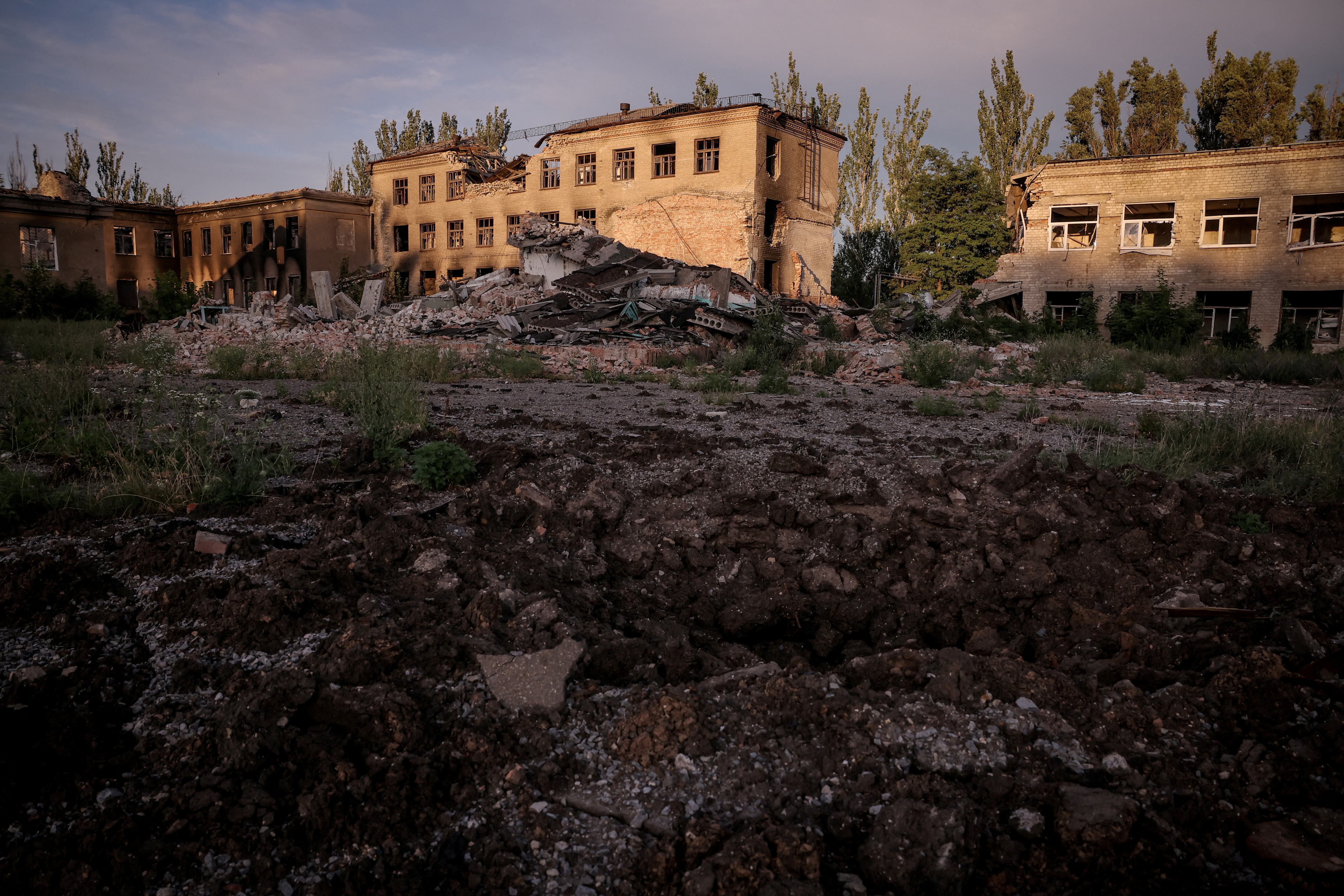Edificios gravemente dañados en la ciudad de Chasiv Yar, en la región de Donetsk (Reuters)