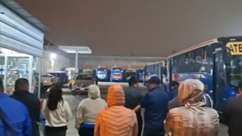 Transportistas paralizan sus actividades hasta nuevo aviso ante el incremento de amenazas y la falta de seguridad durante sus recorridos - Créditos: Captura de pantalla de Exitosa.