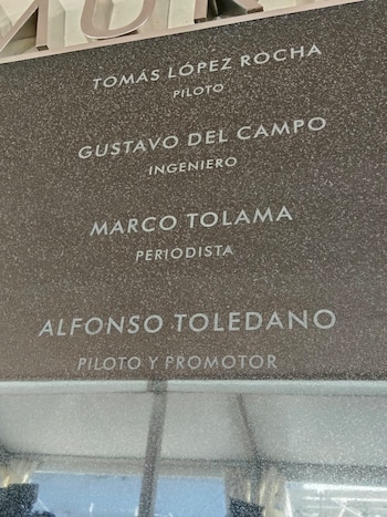 Se reconoció a las dos figuras por su importancia en el automovilismo mexicano.