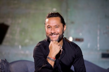 Fotografía cedida por Mastercard que muestra al cantautor argentino Diego Torres en una sesión de fotos. EFE/ Mastercard