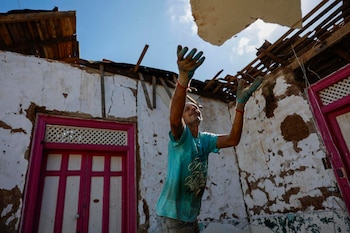 Un total de 879 familias perdieron sus viviendas como consecuencia del movimiento sísmico que golpeó distintas provincias de Panamá. EFE