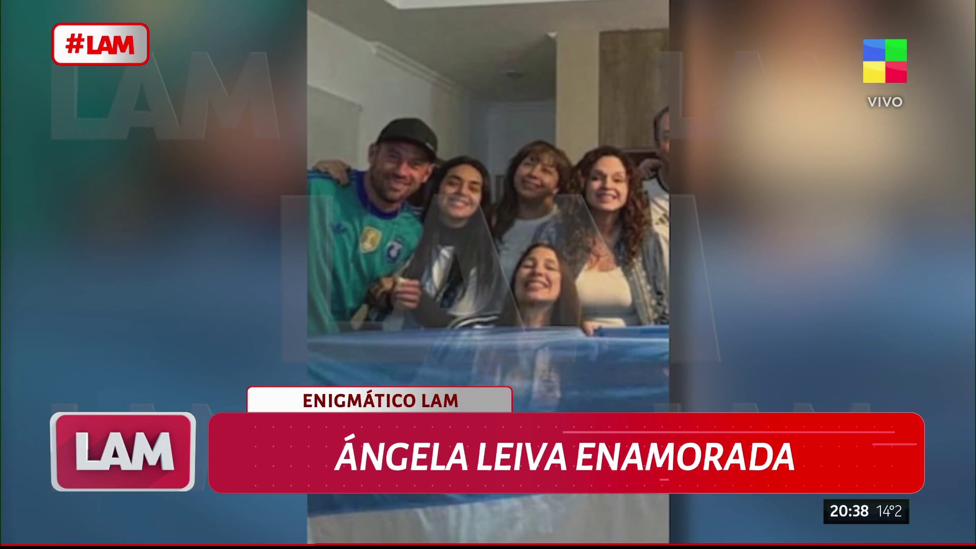 Ángela Leiva en una reunión con amigos y quién sería su nuevo novio