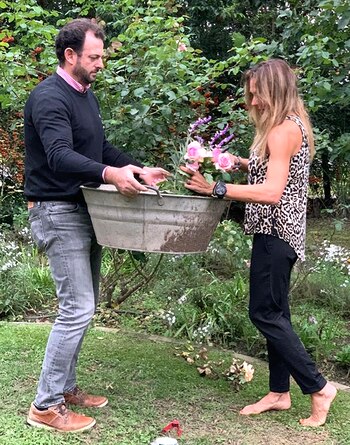 Junto a su mujer, Soledad,