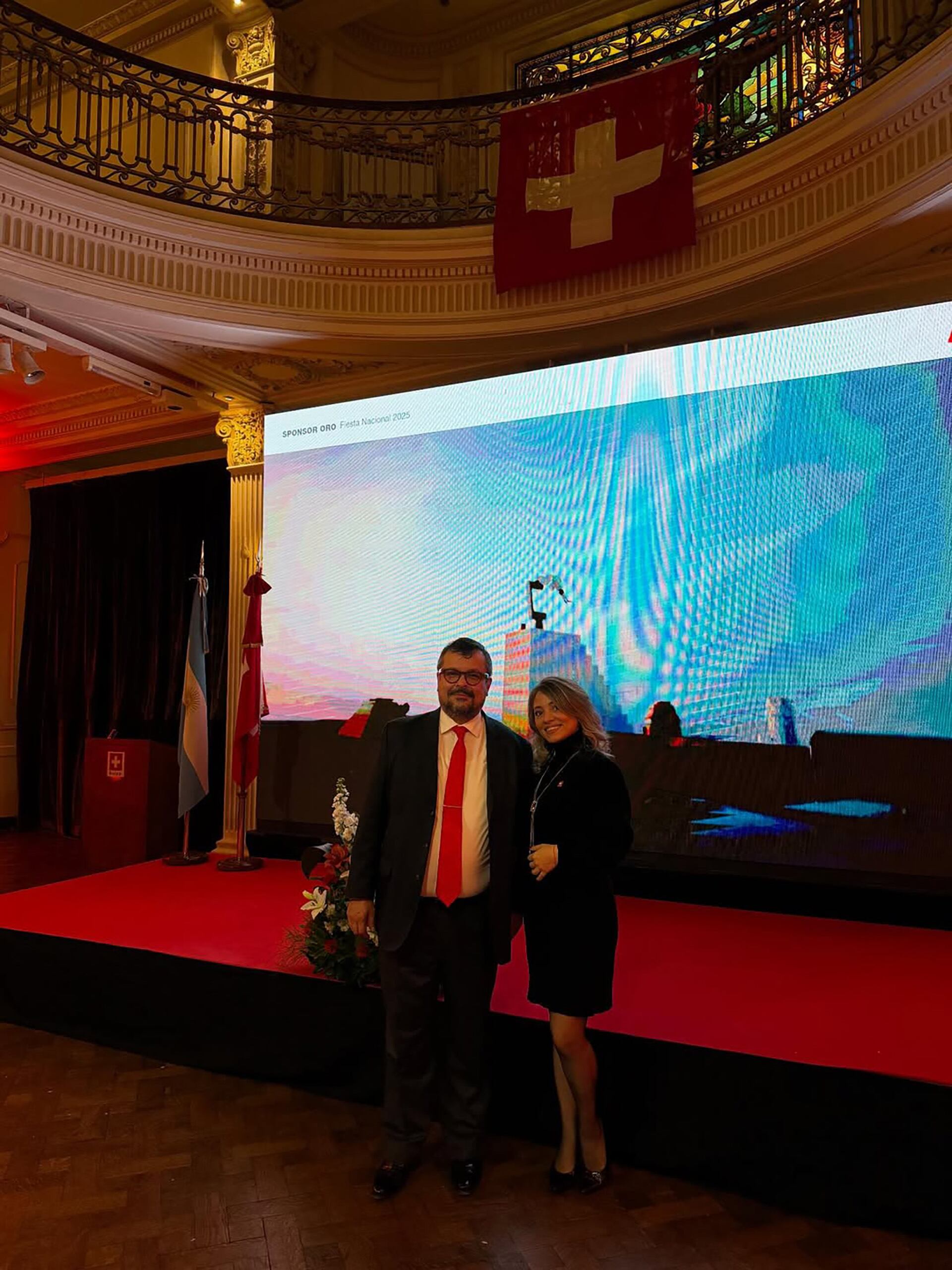 La por entonces pareja en una gala organizada por la embajada de Suiza en el Palacio Miguel