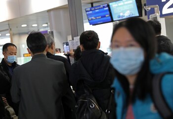 Viajeros en el aeropuerto de
