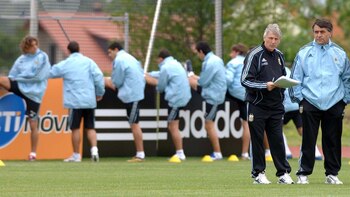 Una postal de Pekerman junto