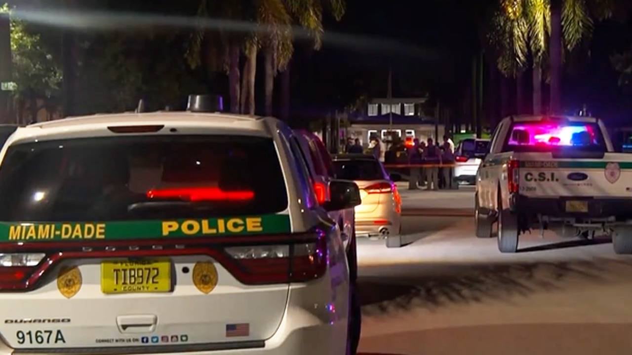La policía investiga el tiroteo mortal de un adolescente ocurrido en una zona residencial de Homestead, en el condado de Miami-Dade (NBC Miami)