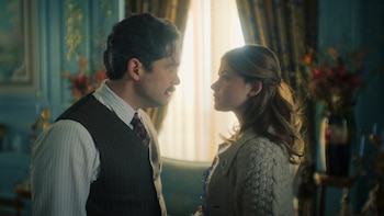 Isabel Allende respalda la serie