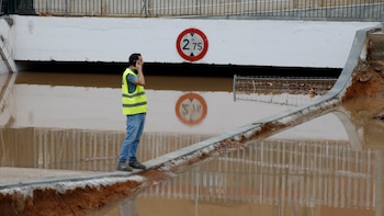 Última hora de las lluvias y tormentas en el Mediterráneo, en directo: suspenden las clases de varios centros en Almería, Valencia y Murcia