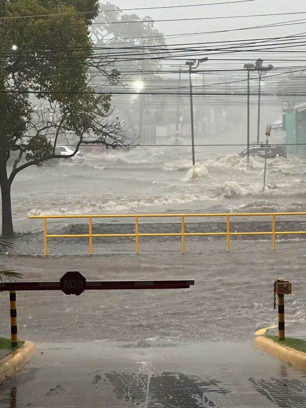 El barrio Cabañas fue uno de los sectores afectados por las inundaciones. (Foto: Cortesía / redes sociales)