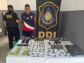 Uno de los detenidos en