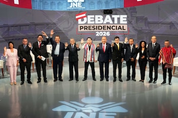 Los debates motivaron que otros candidatos puedan ser conocidos y pudieran dar difundir sus propuestas. - Crédito AP Foto/Martín Mejía
