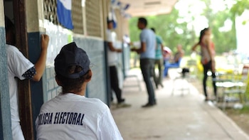 Daniel Ortega gobierna Nicaragua desde hace 14 años. Se ha reelegido en dos ocasiones violando la Constitución Política del país y en procesos calificados por la oposición como fraudulentos. (Cortesía La Prensa)
