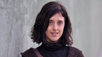 Irene Vallejo, escritora española: “Cada cual cree estar en el centro, y por eso el mundo tiene más ombligos que sesos”